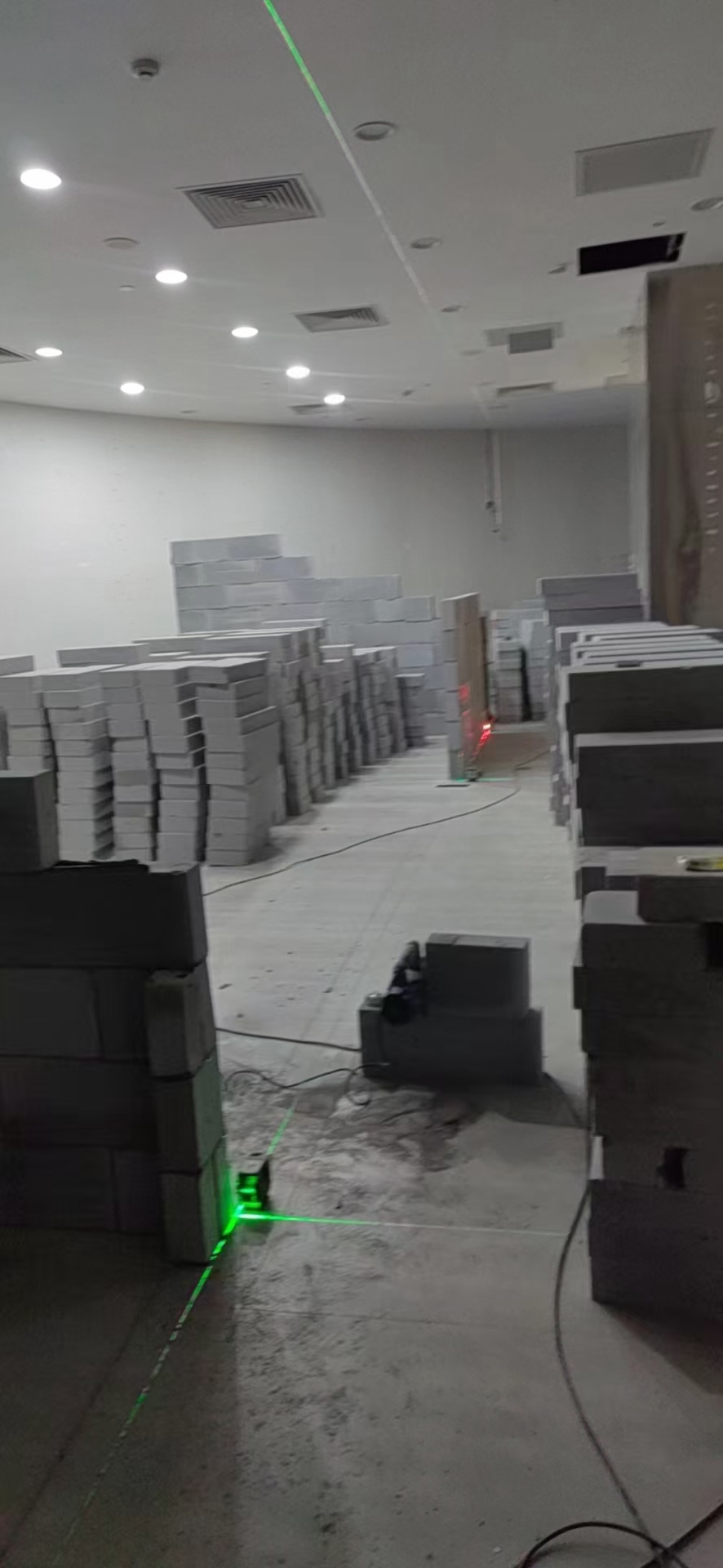 加气块隔墙施工场景